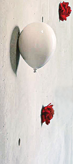 Wandobjekt 'Ballon weiß', Keramik