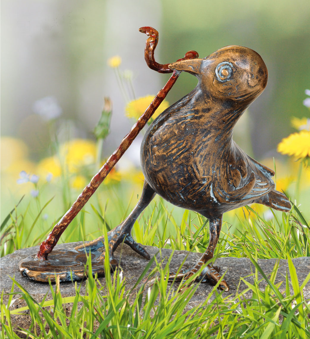 Gartenskulptur 'Vogel mit Wurm', Bronze