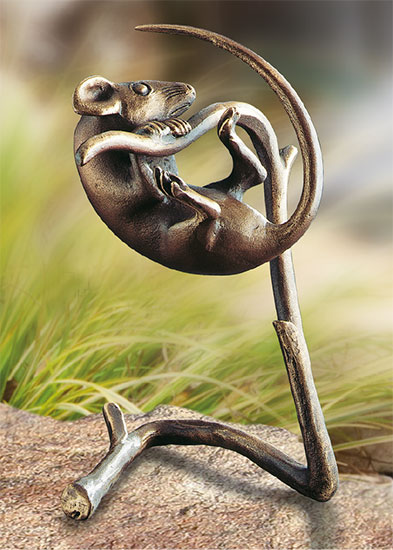 Gartenskulptur 'Maus auf Zweig', Bronze