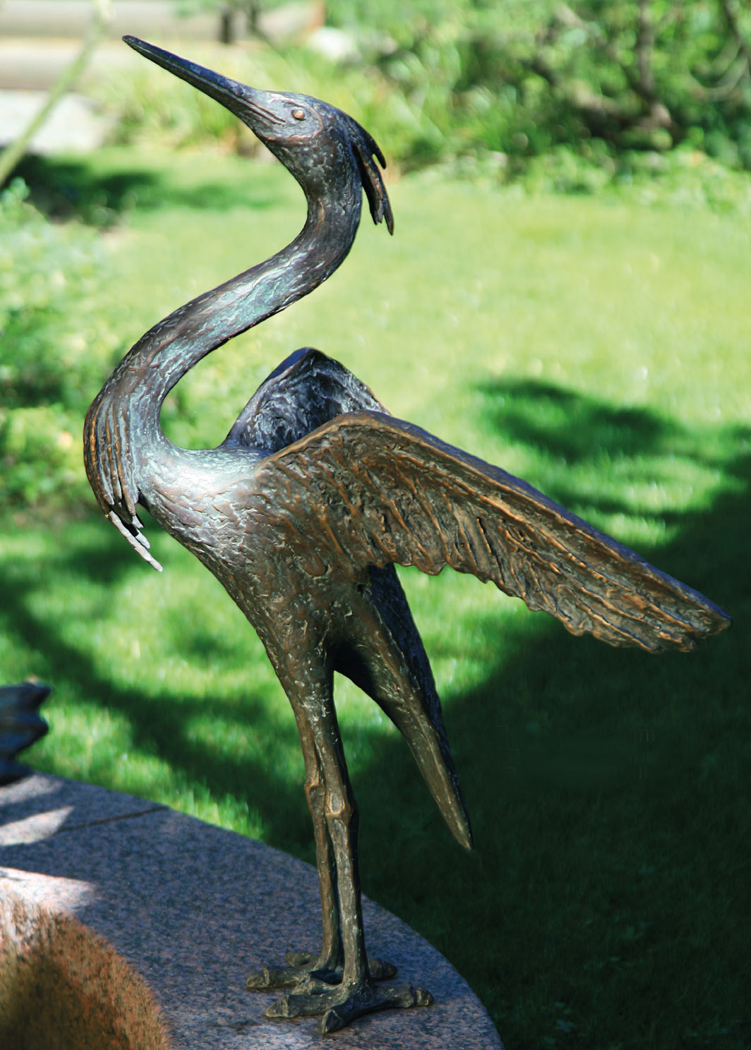 Ernst Günzkofer: Gartenskulptur 'Fischreiher im Anflug', Bronze