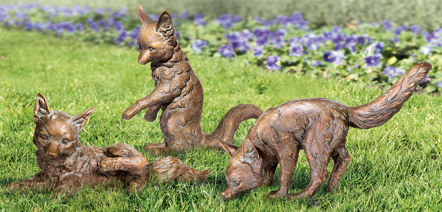 3 Gartenskulpturen 'Jungfüchse' im Set, Bronze