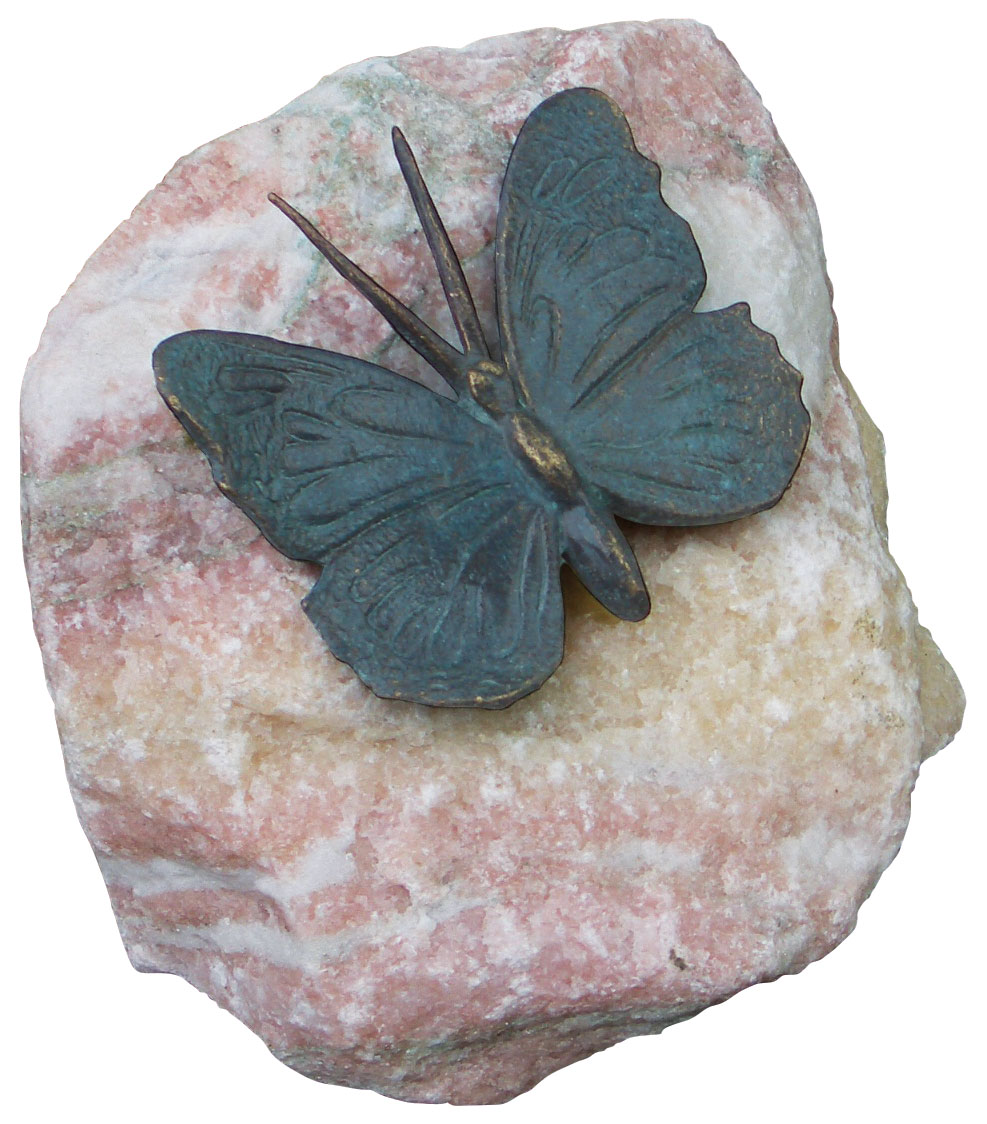 Gartenskulptur 'Schmetterling, Flügel geöffnet', Bronze auf Stein
