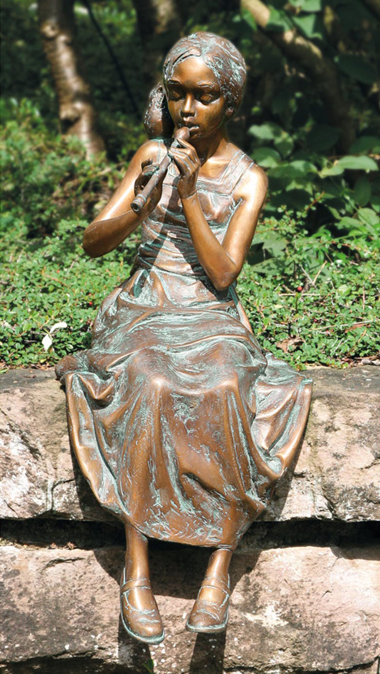 Pawel Andryszewski: Gartenskulptur 'Mädchen mit Flöte', Bronze