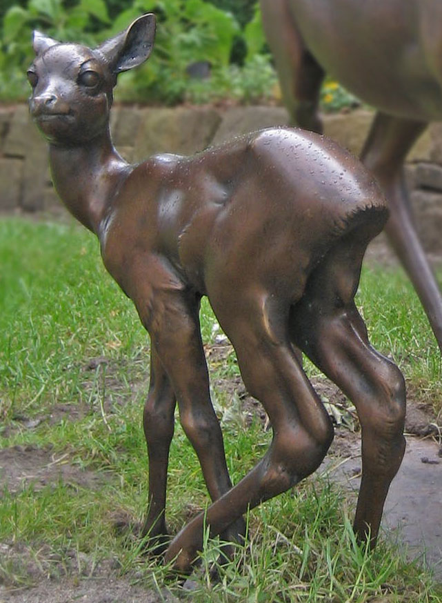 Helmut Diller: Gartenskulptur 'Rehkitz', Bronze