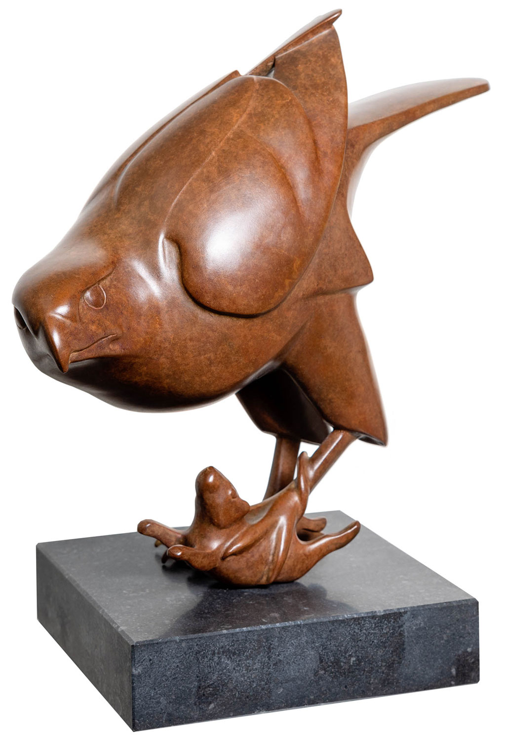 Evert den Hartog: Skulptur 'Raubvogel mit Maus', Bronze braun