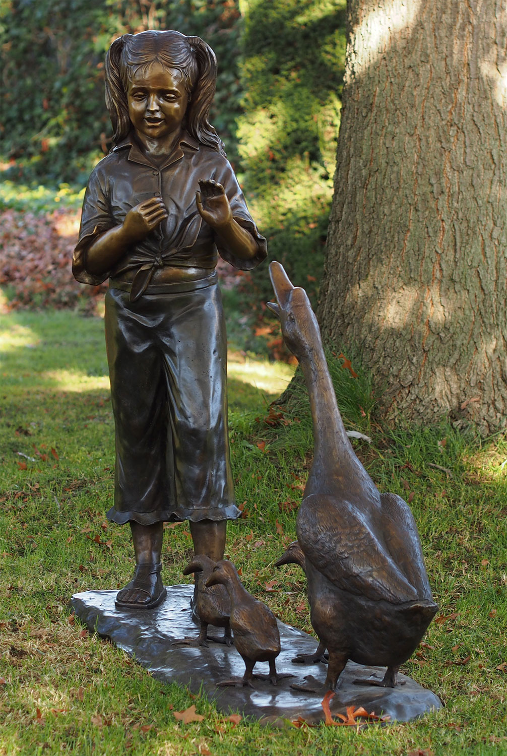 Gartenskulptur 'Gänseliesel', Bronze