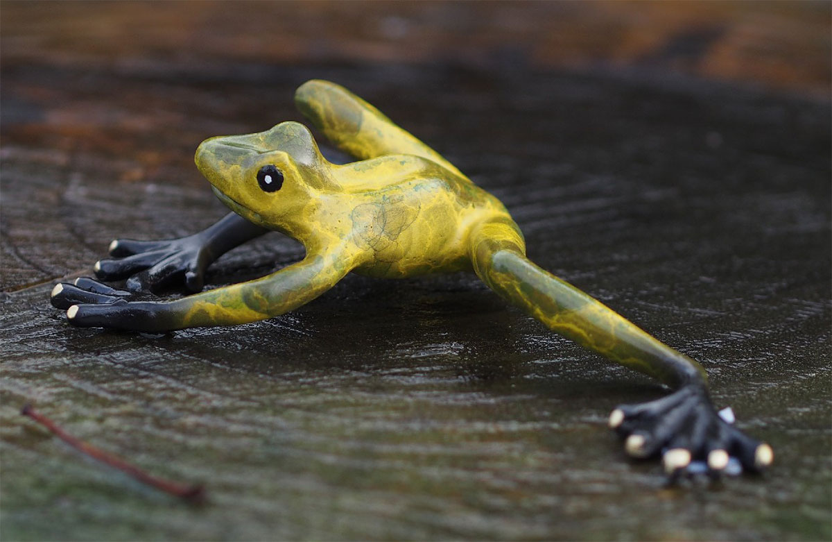 Gartenskulptur 'Sitzender Frosch', Bronze