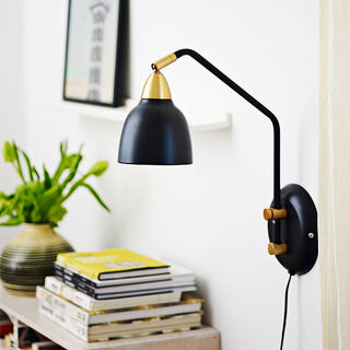 Vägglampa "Matt Real Black" von Superliving