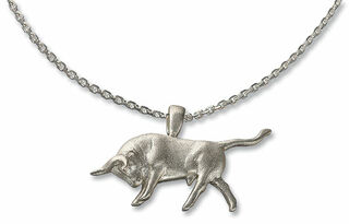 Halsband "Attacking Bull", silverversion von Kurt Arentz