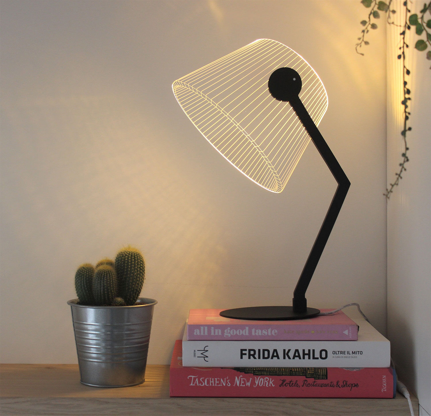 LED table lamp "ZIGGi Black" by Studio Cheha