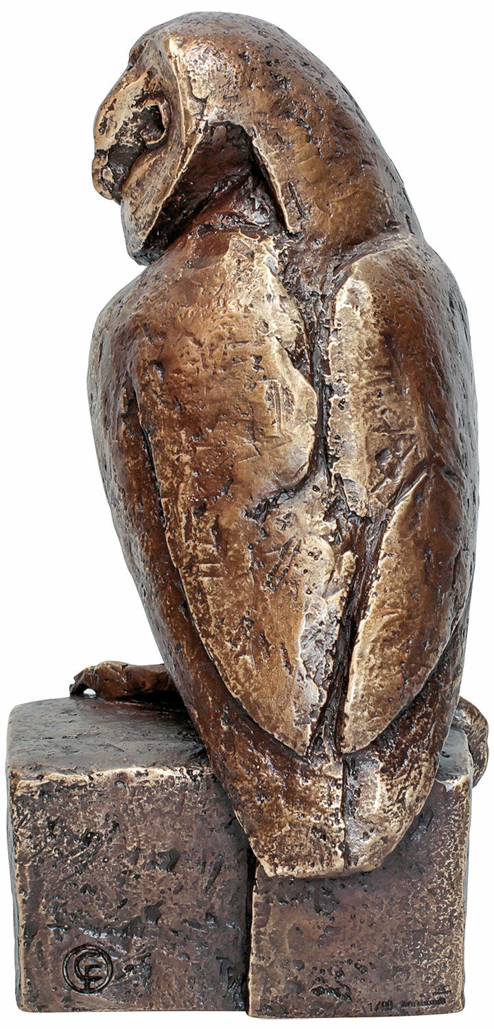 Skulptur "Barn Owl" (2022), version brons brun patinerad och polerad von Christoph Fischer