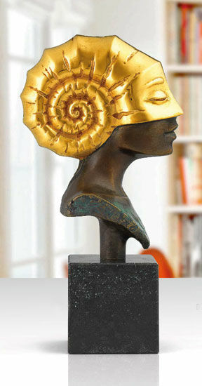 Byst "Ammonitens huvud", bronsversion delvis guldpläterad von Michael Becker